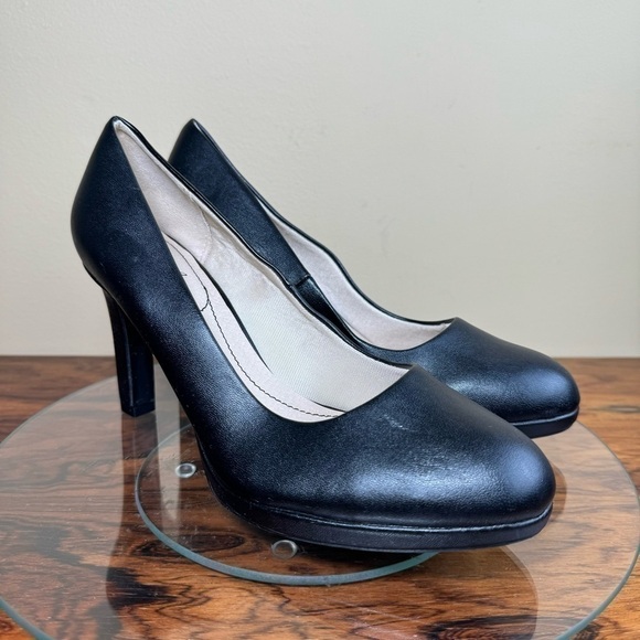 LifeStride Julia Platform Pump in black - Picture 7 of 16